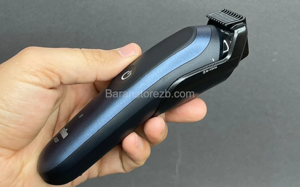 عکس از شانه قابل تنظیم نصب شده روی ماشین اصلاح براون AIO7540