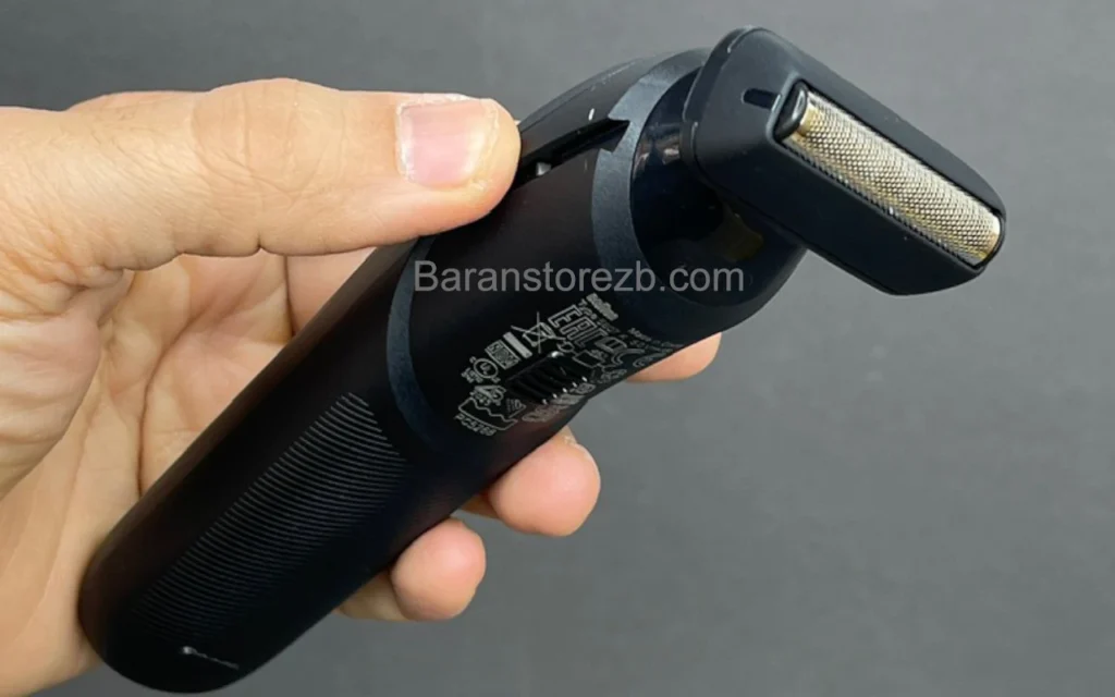 ماشین اصلاح براون AIO7540 با سری شیور پهن نصب شده روی آن