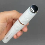 عکس از سری ویبریشن براون مدل FaceSpa Pro 911 در دست